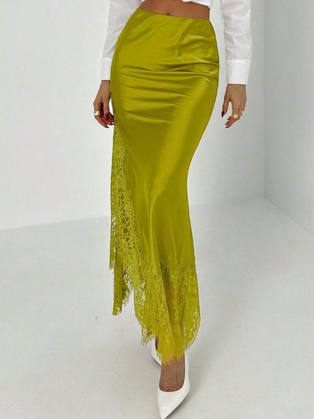 Green Chic Women's Midi Skirt with Lace Trim Side Slit - Picture 7 of 9